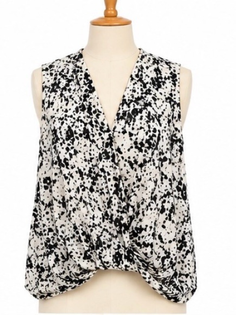 Fifteen Twenty Black & White Abstract Print Twist-Hem Sleeveless Top